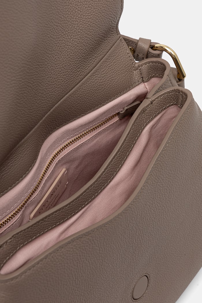Coccinelle crossbody kabelka dámská kožená MAVERY hnědá E1.U7F.18.01.01