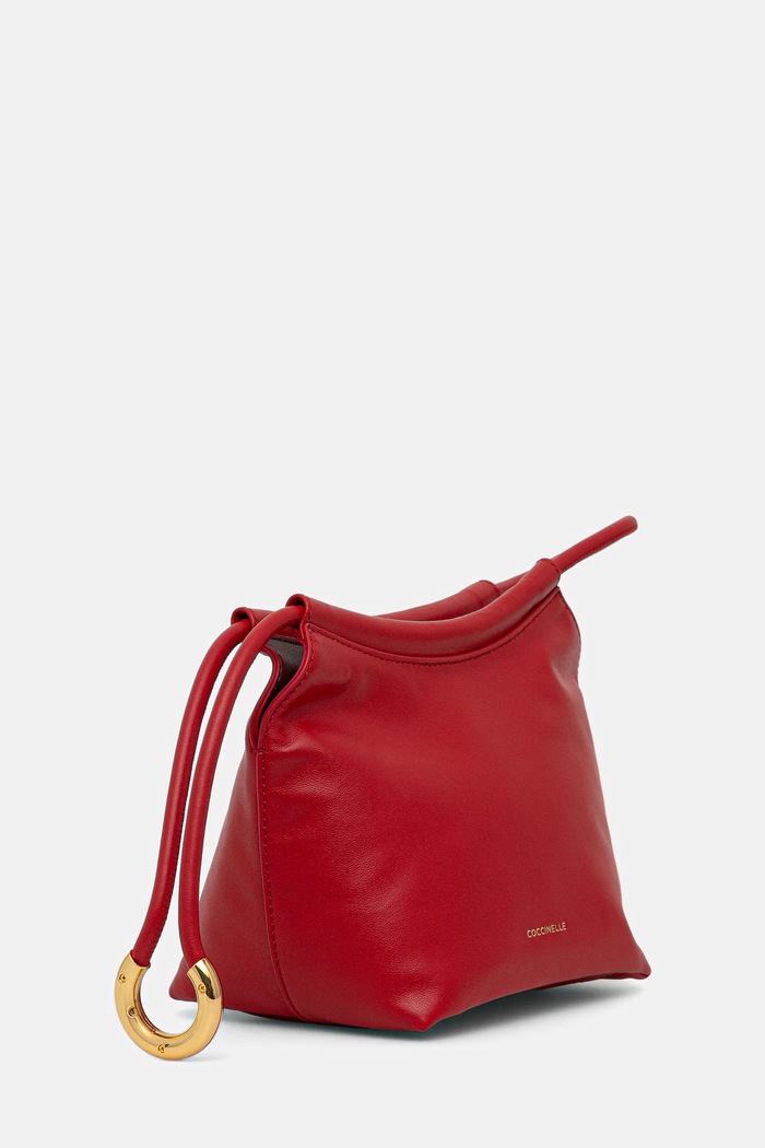 Coccinelle vaková kabelka dámská kožená FINN POUCH E1.UAA.58.01.01 červená SS26