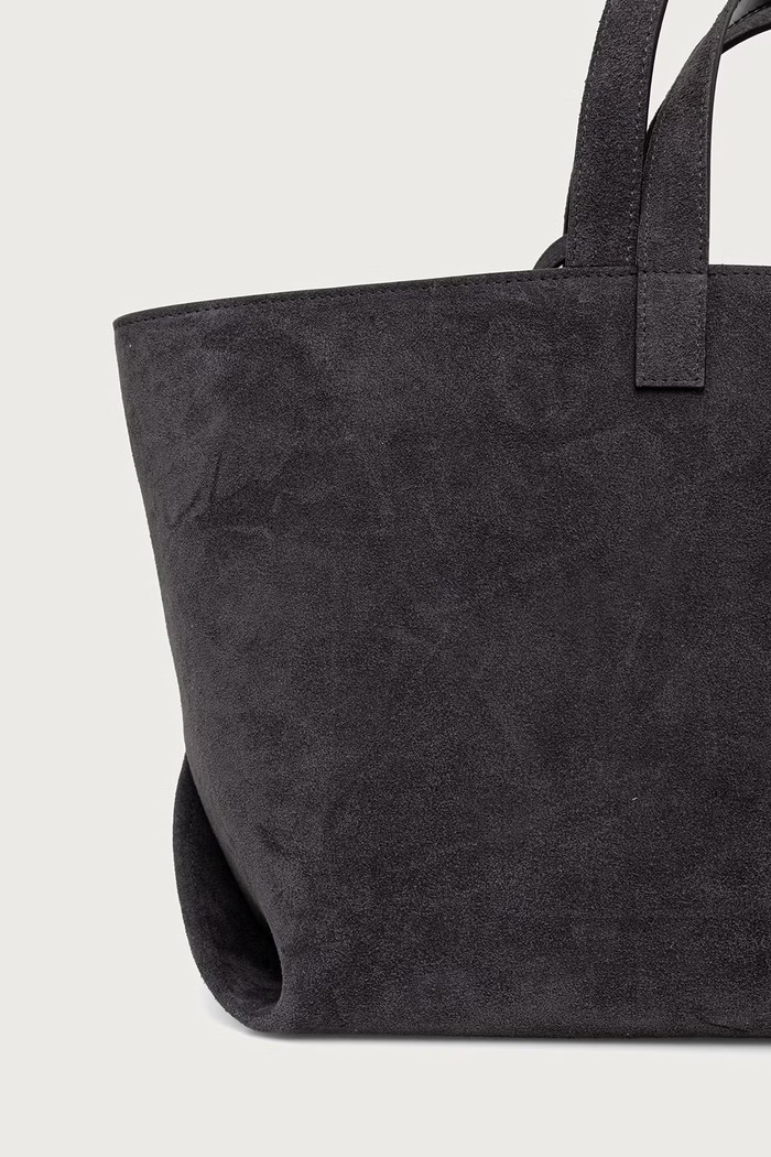 Doplnky A.P.C. Kabelka typu shopper dámska semišová LE DRUMMER PXCAL.F67057 sivá