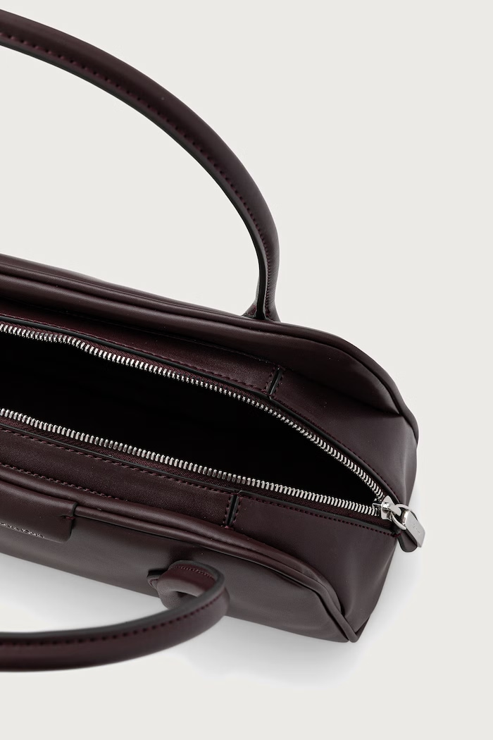 Baguette torbica za žene od imitacije kože Calvin Klein bordo LV04F3369G