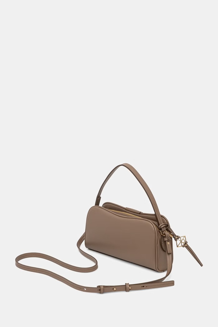 Doplňky Calvin Klein crossbody kabelka dámská LV04F3370G hnědá