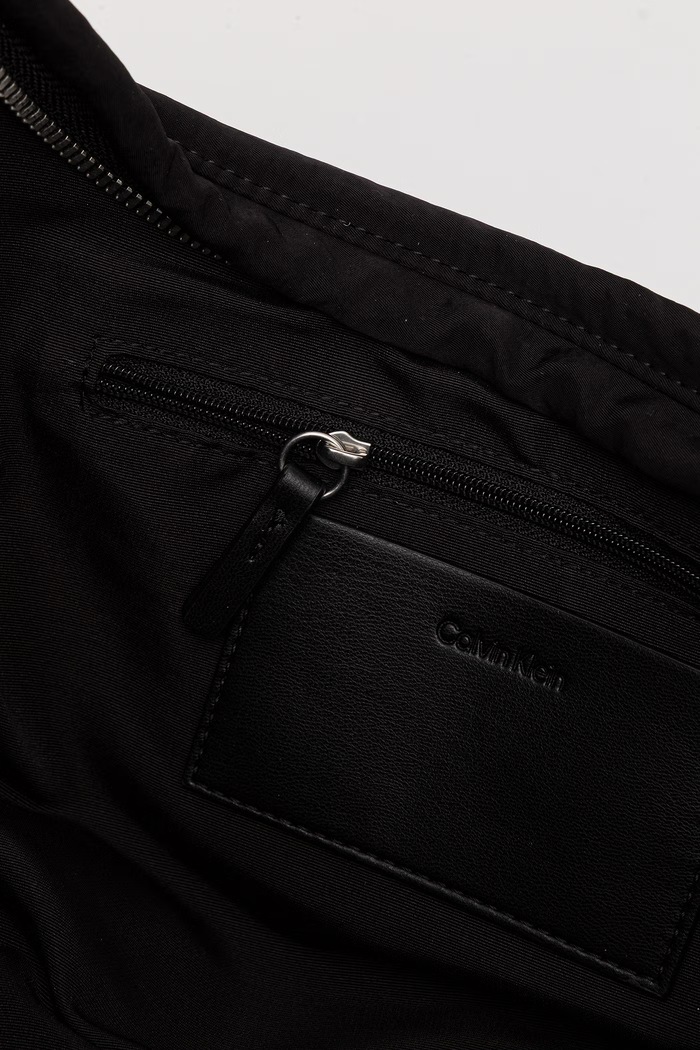 Calvin Klein чанта crossbody дамска LV04F3382G черен