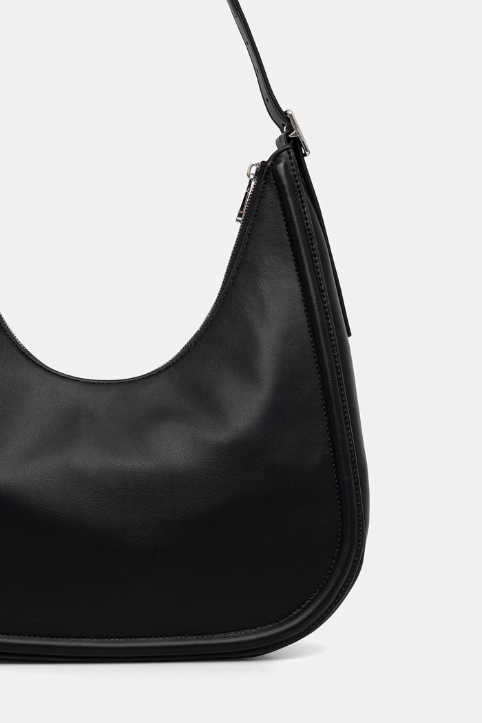 Akcesoria Calvin Klein torebka hobo damska z imitacji skóry LV04F3427G czarny
