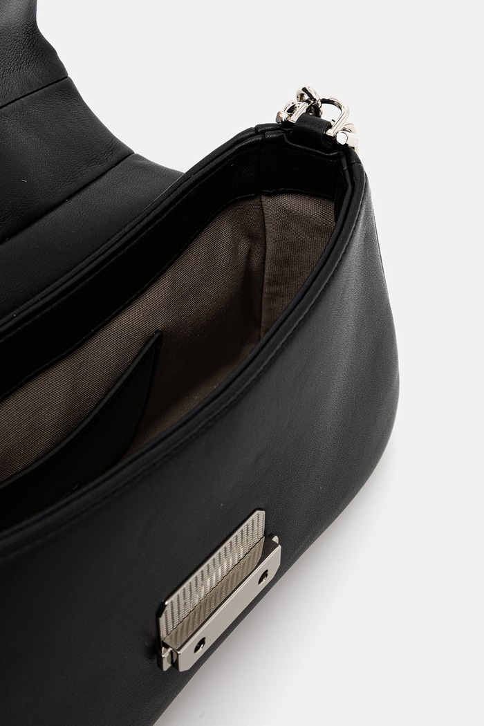 Kožená kabelka Emporio Armani EW002644.AF18673 čierna