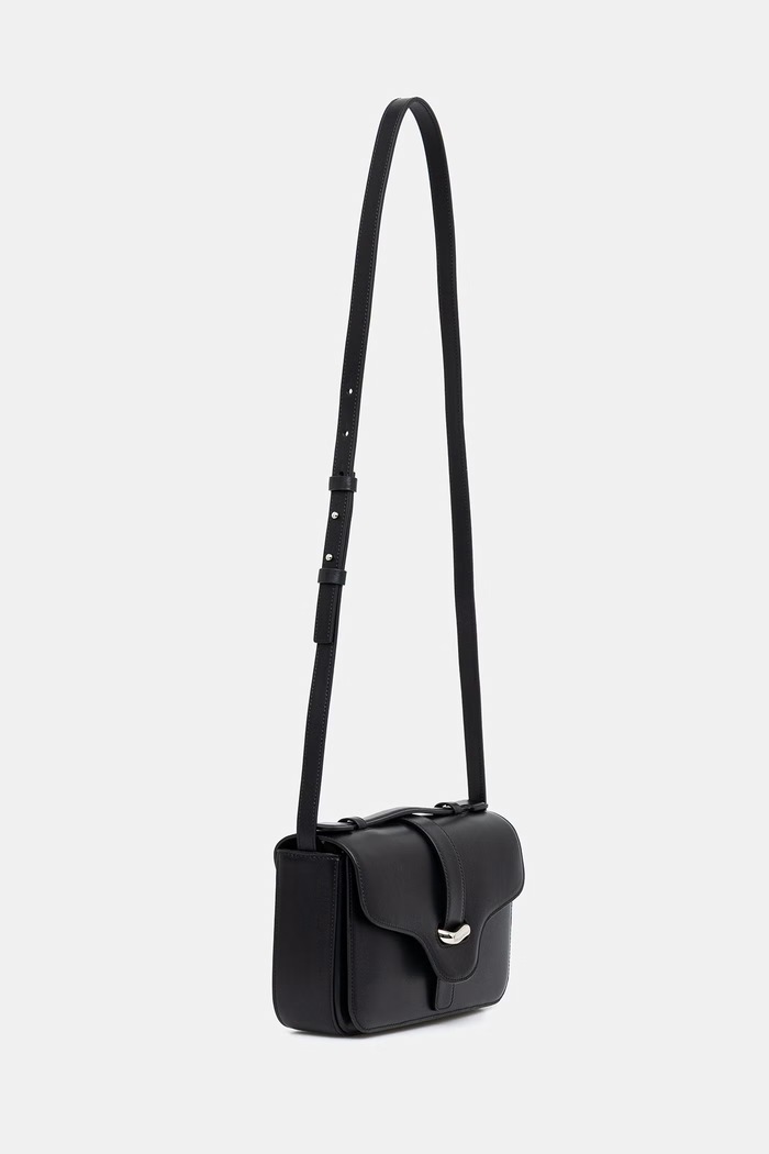 Kožená kabelka Emporio Armani EW004419.AF25356 čierna SS26