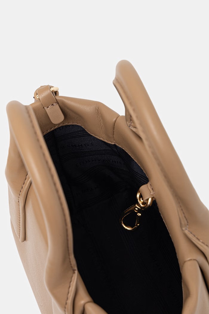 Tommy Hilfiger dámska crossbody kabelka AW0AW18371 béžová
