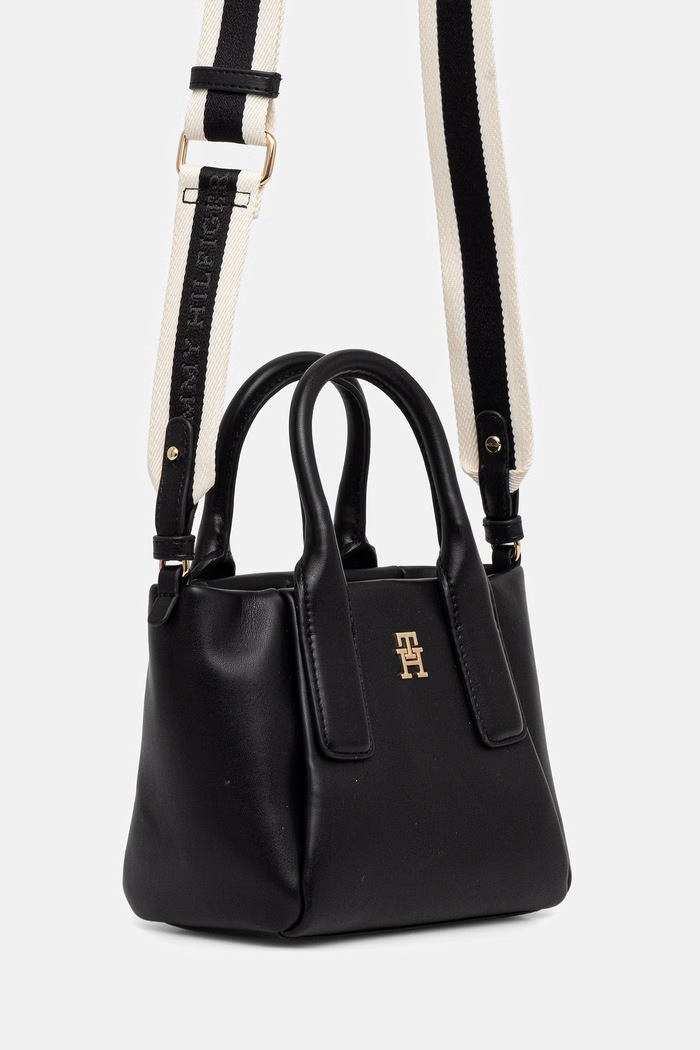 Tommy Hilfiger dámska crossbody kabelka AW0AW18371 čierna SS26