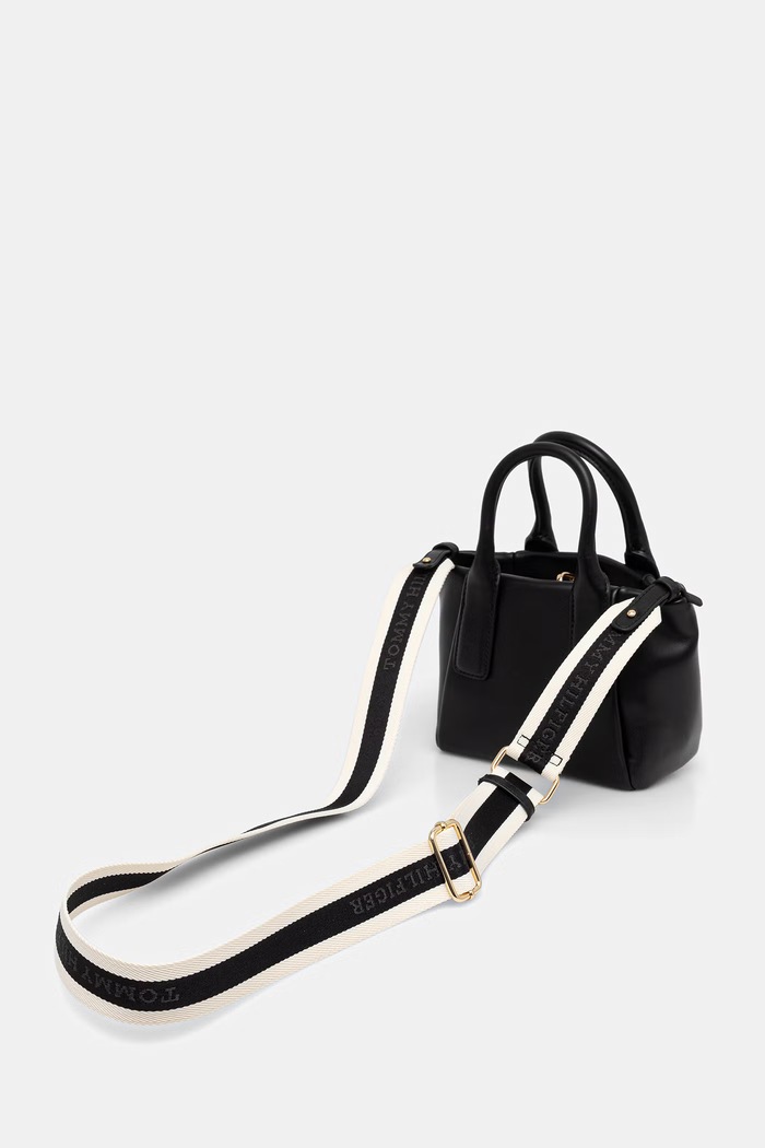 Doplnky Tommy Hilfiger dámska crossbody kabelka AW0AW18371 čierna