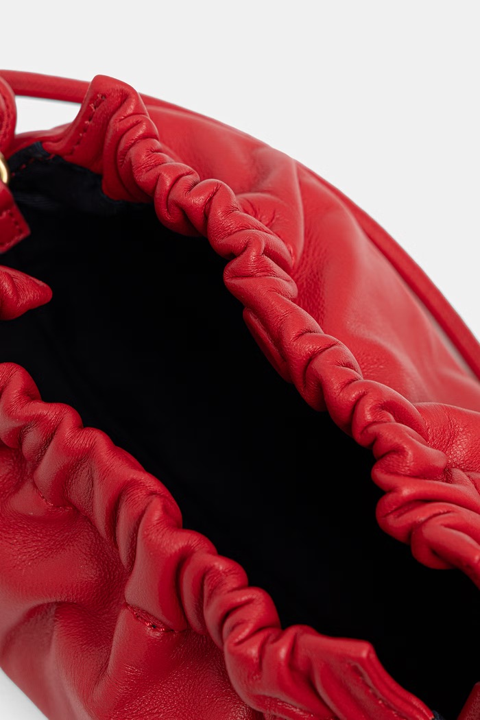 Tommy Hilfiger crossbody kabelka dámska kožená AW0AW18375 červená