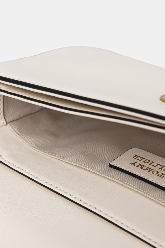 Tommy Hilfiger dámska kožená crossbody kabelka AW0AW18399 béžová
