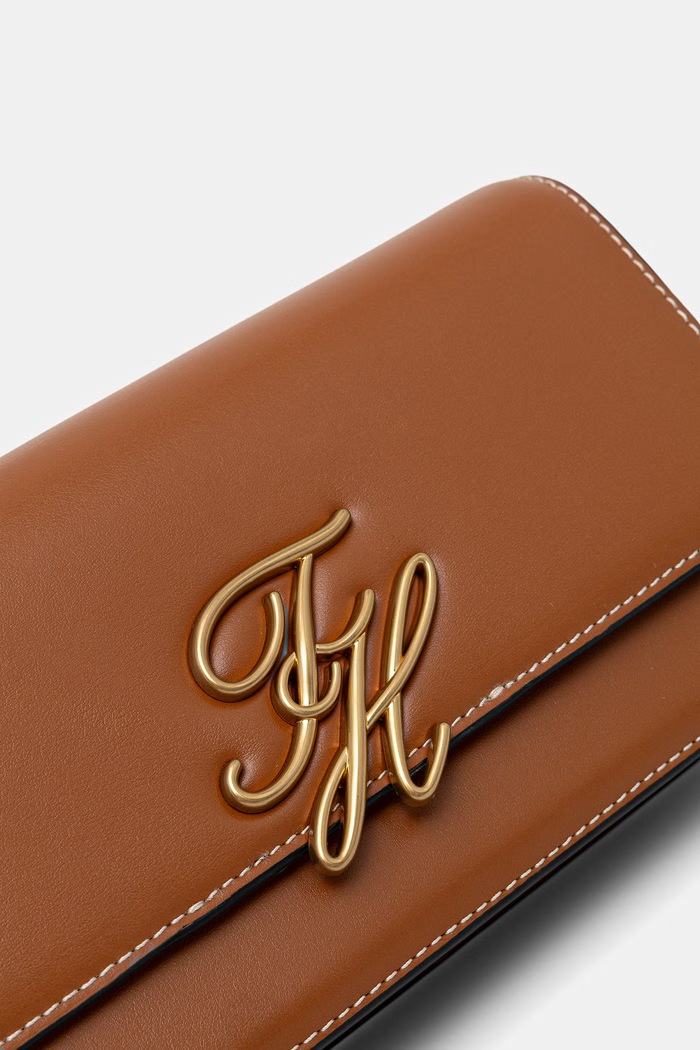 Tommy Hilfiger dámska kožená crossbody kabelka hnedá AW0AW18399
