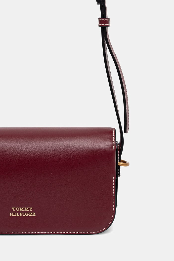 Doplnky Tommy Hilfiger dámska kožená crossbody kabelka AW0AW18399 burgundské
