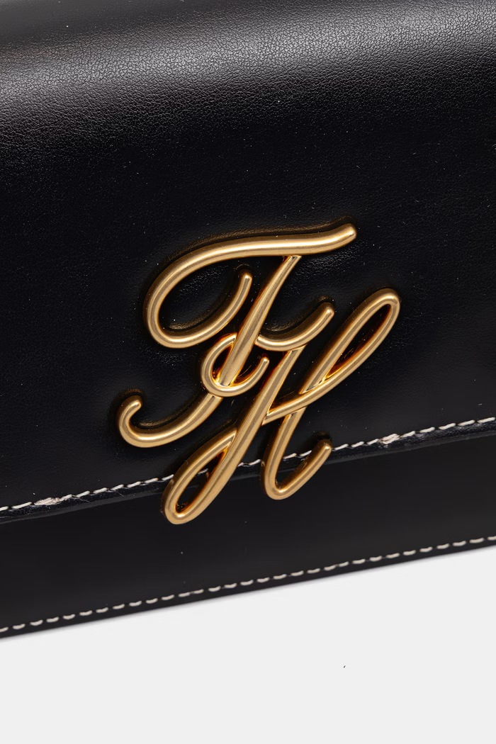 Tommy Hilfiger dámska kožená crossbody kabelka čierna AW0AW18399