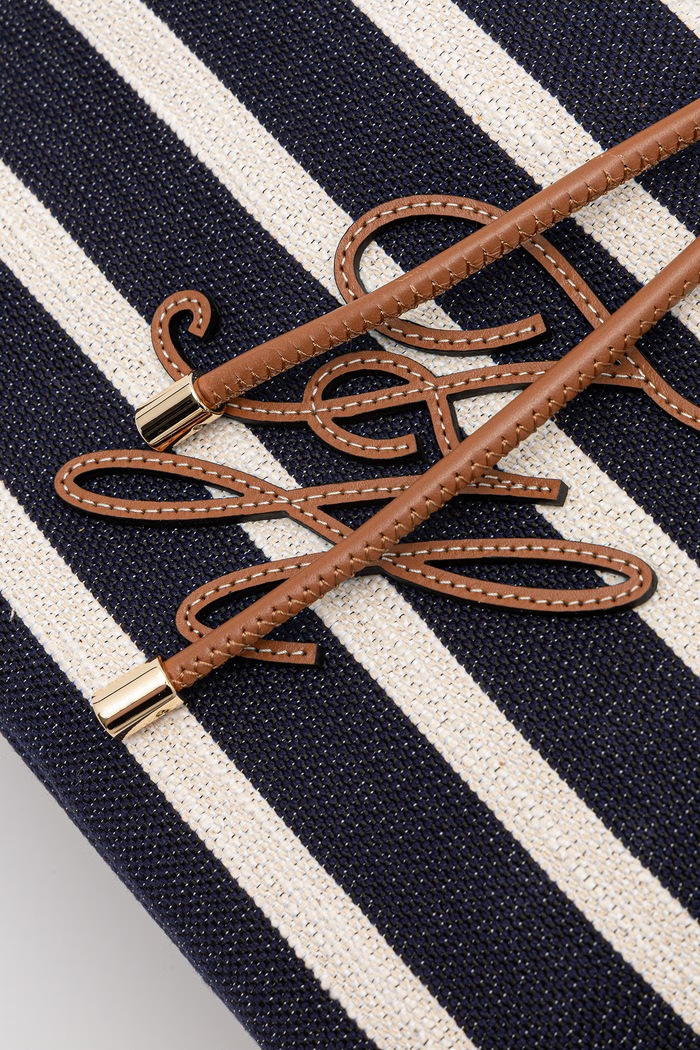 Tommy Hilfiger klasična ženska torbica SUMMER mornarsko modra AW0AW18401