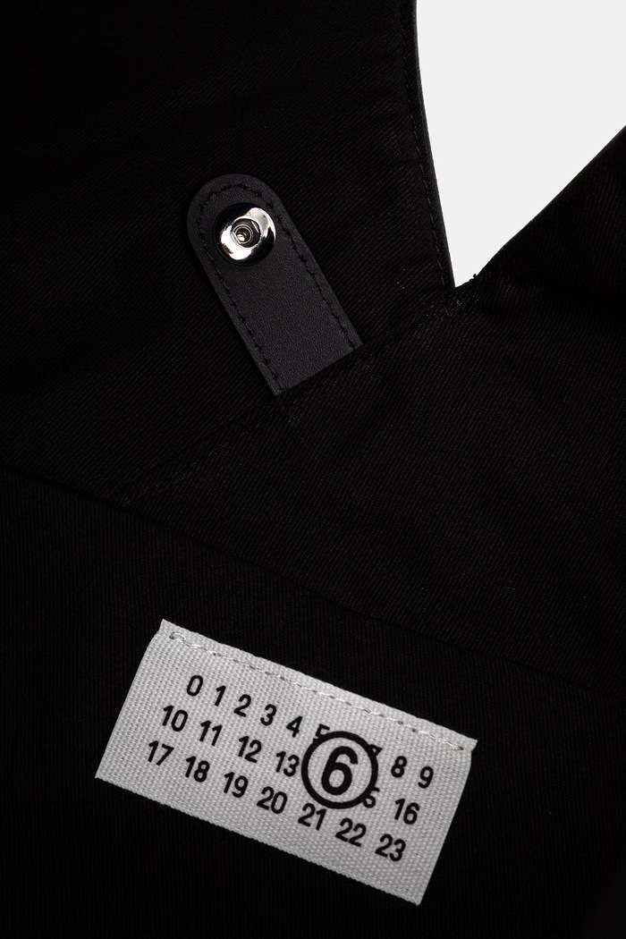 MM6 Maison Margiela geantă S54WD0039.P8396.T8013 negru