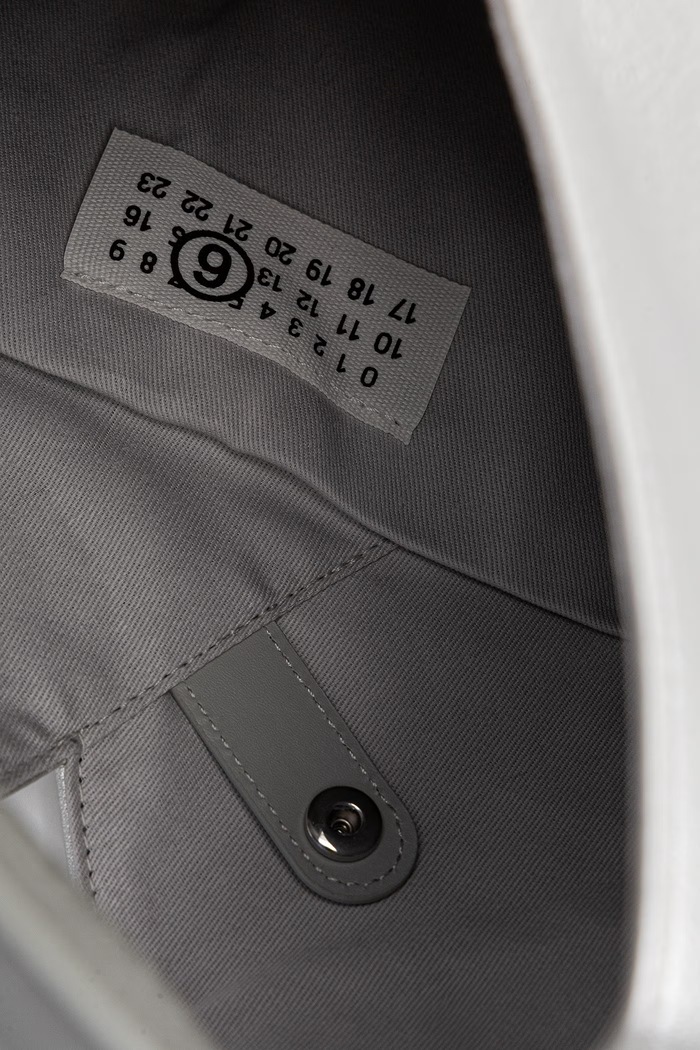 MM6 Maison Margiela taška dámská S54WD0043.P8396.T9002 stříbrná
