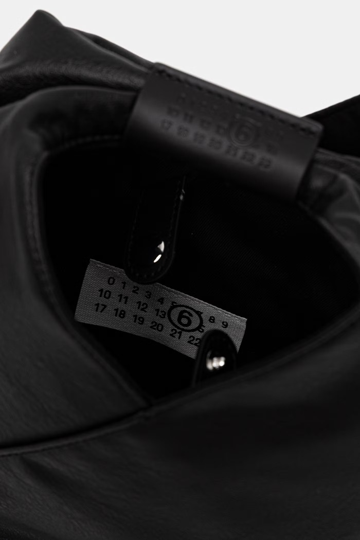 Τσάντα MM6 Maison Margiela SB6WD0026.P8396.T8013 μαύρο