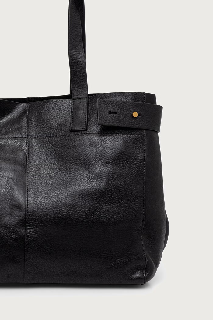 Doplnky AllSaints Kabelka typu tote dámska kožená URSA W259XE čierna