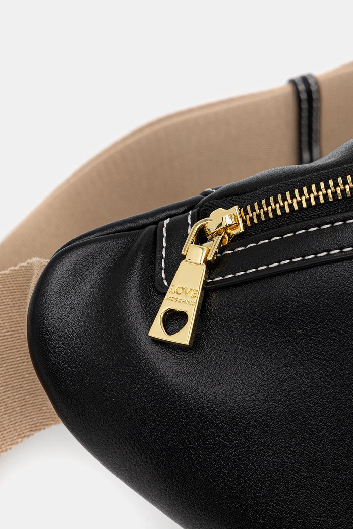 Ledvinka Love Moschino černá JC4087PP1OLI1000