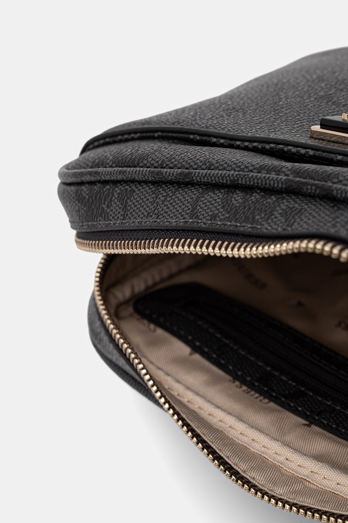 Guess dámska crossbody kabelka MERIDIAN HWOS69.74140 sivá