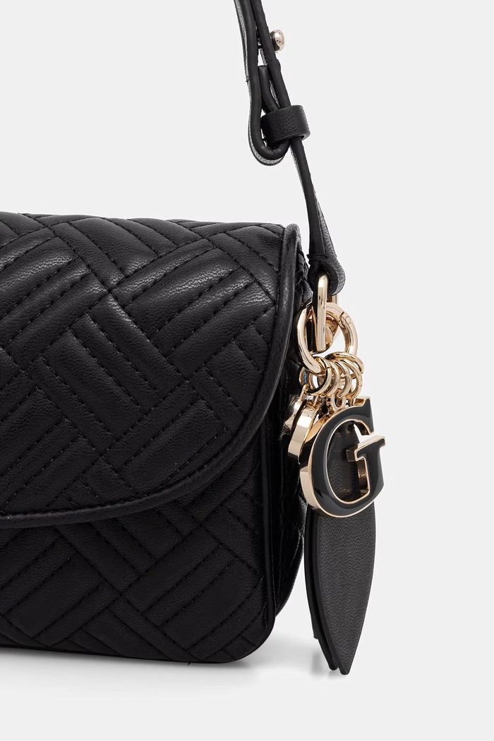 Guess dámska bagetová kabelka z imitácie kože SALLY čierna HWQG99.21210
