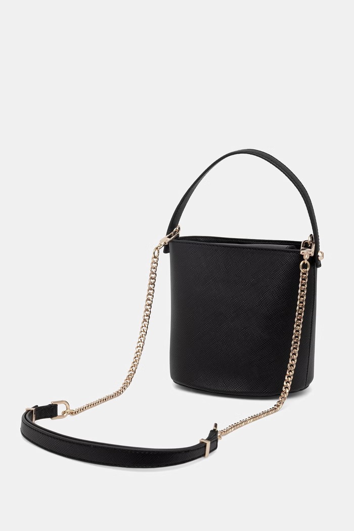 Doplnky Guess dámska crossbody kabelka z imitácie kože PATSIE HWZG99.19030 čierna