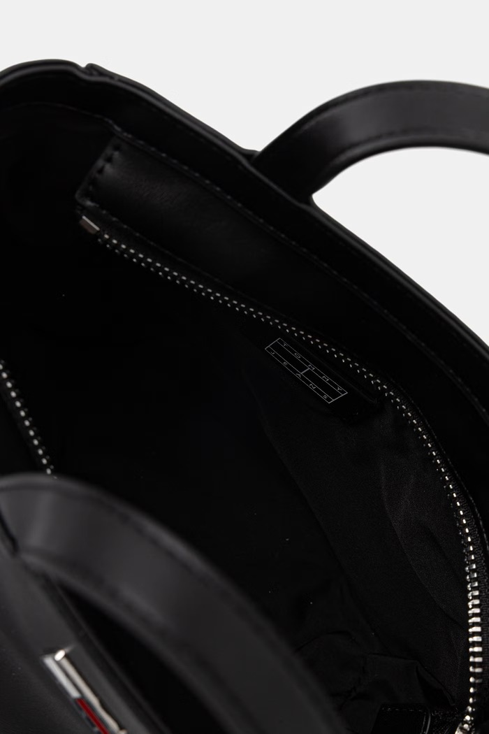 Tommy Jeans klasična torbica ženska iz umetnega usnja črna AW0AW18580