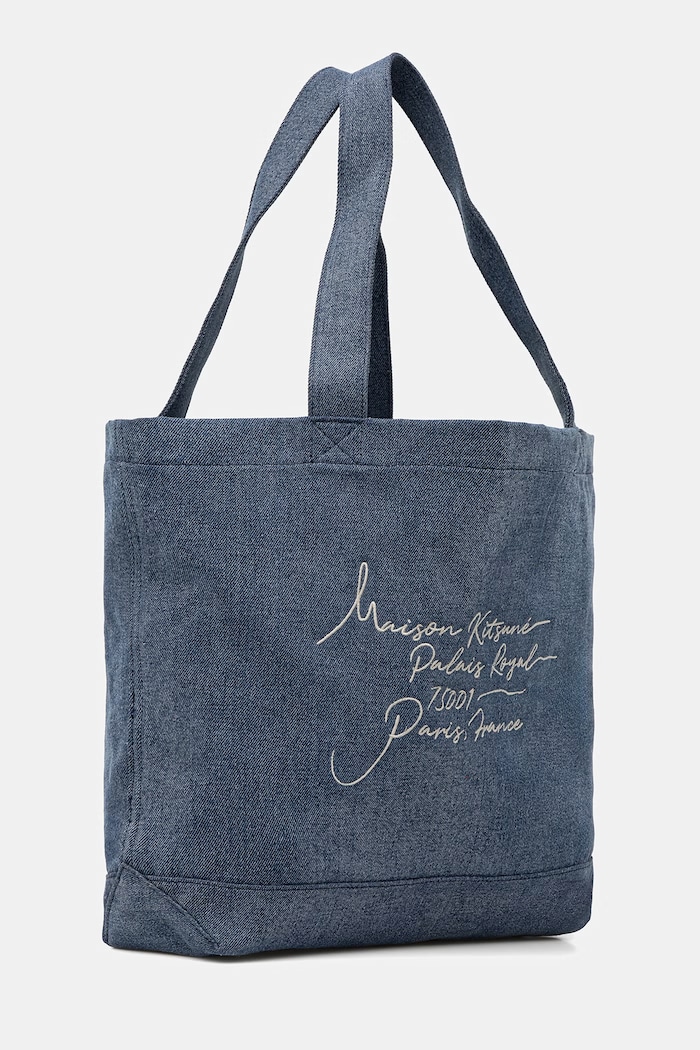 Maison Kitsuné Poetic Script Сумка-шоппер для женщин из денима QU05119WW9042 голубой SS26