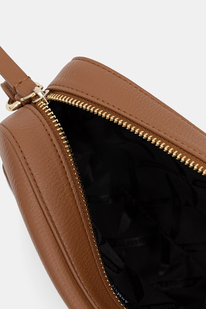 Armani Exchange crossbody kabelka dámska z imitácie kože XW002612.AF15632 hnedá