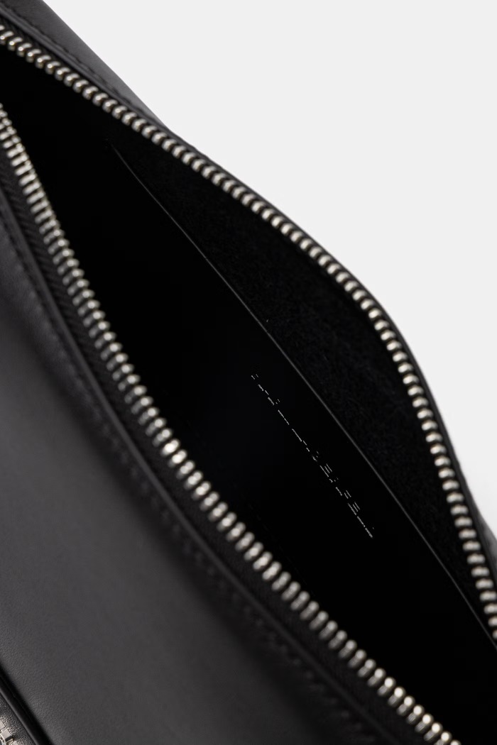 Karl Lagerfeld dámska kožená bagetová kabelka K/EYELETS B2W30087 čierna