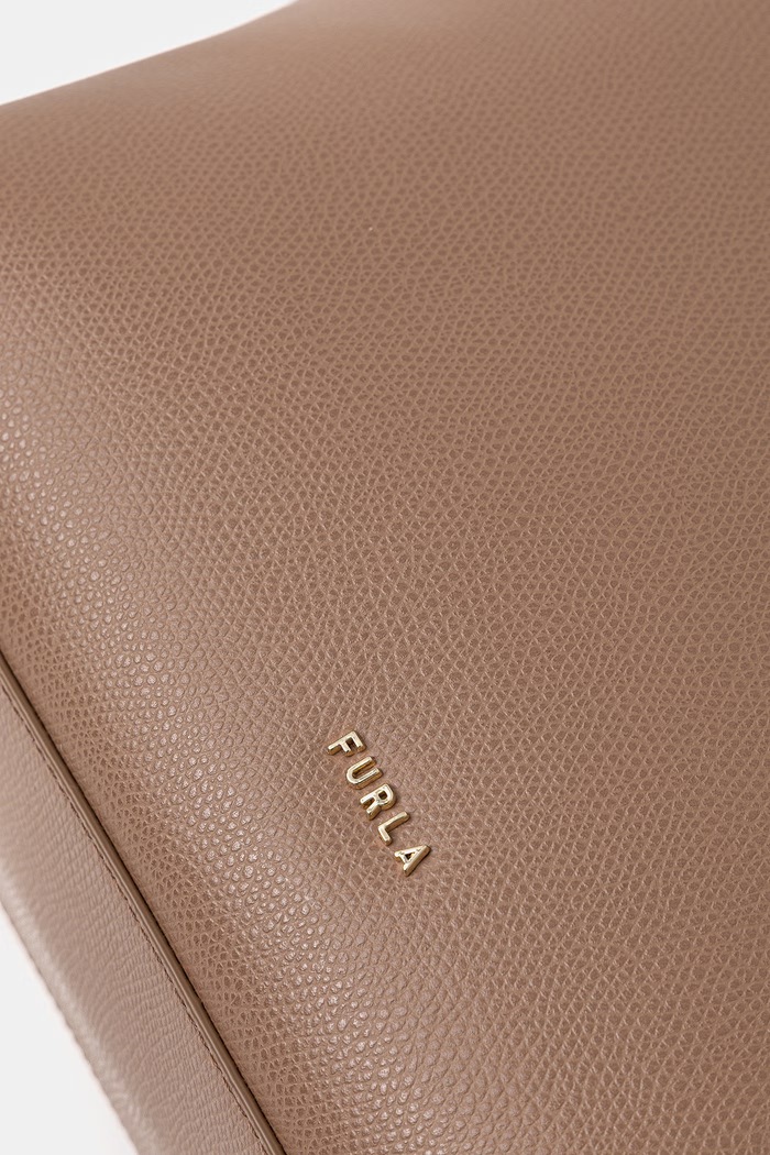 Furla torebka crossbody damska skórzana Tonie M Hobo brązowy WB01964.A.0023.4489S