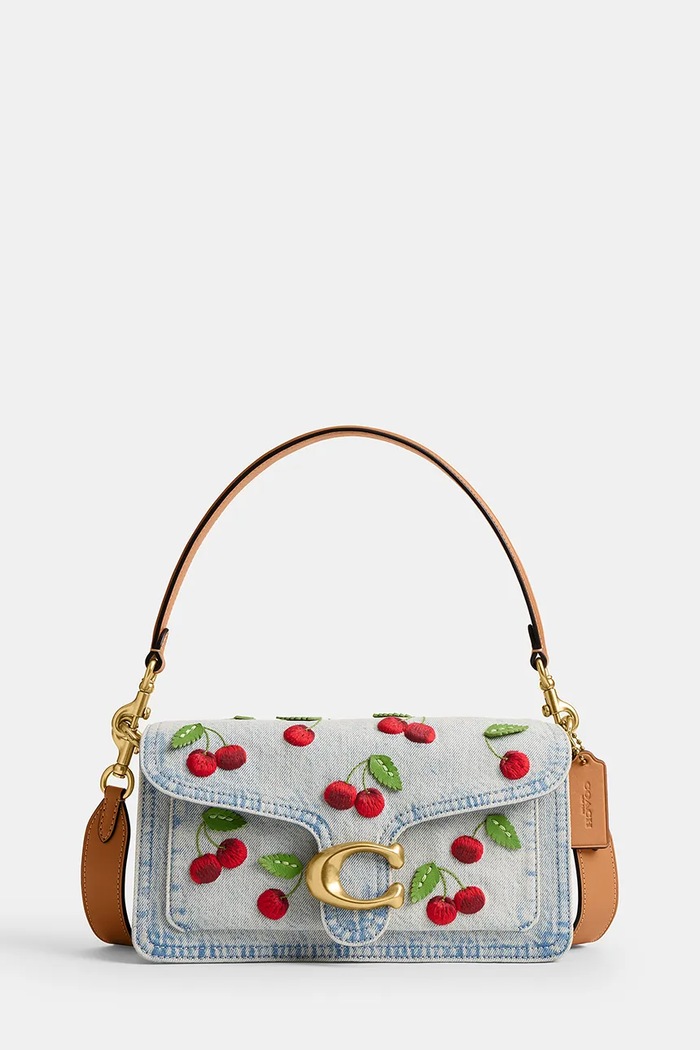 Coach crossbody kabelka dámská kožená Cherry Embroidered Denim Tabby 26 modrá CDZ32