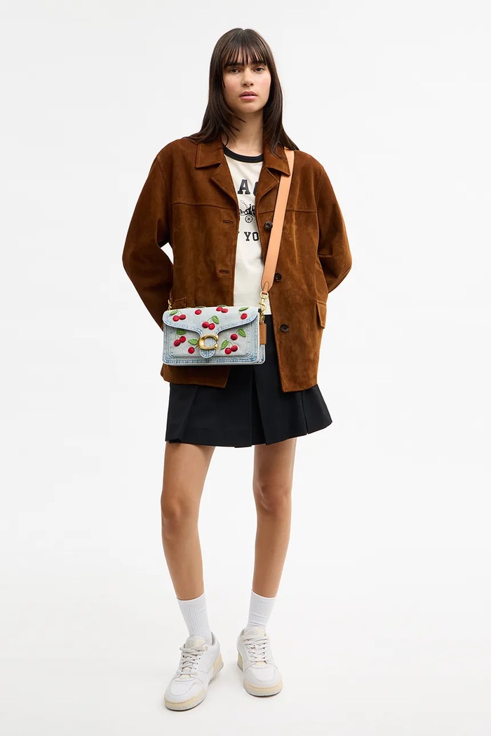 Coach crossbody kabelka dámská kožená Cherry Embroidered Denim Tabby 26 CDZ32
