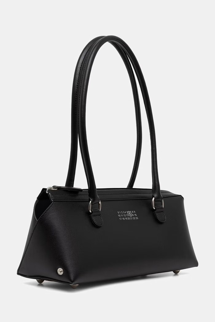 MM6 Maison Margiela torebka bagietka damska z imitacji skóry SB6ZH0040.P9061 czarny SS26