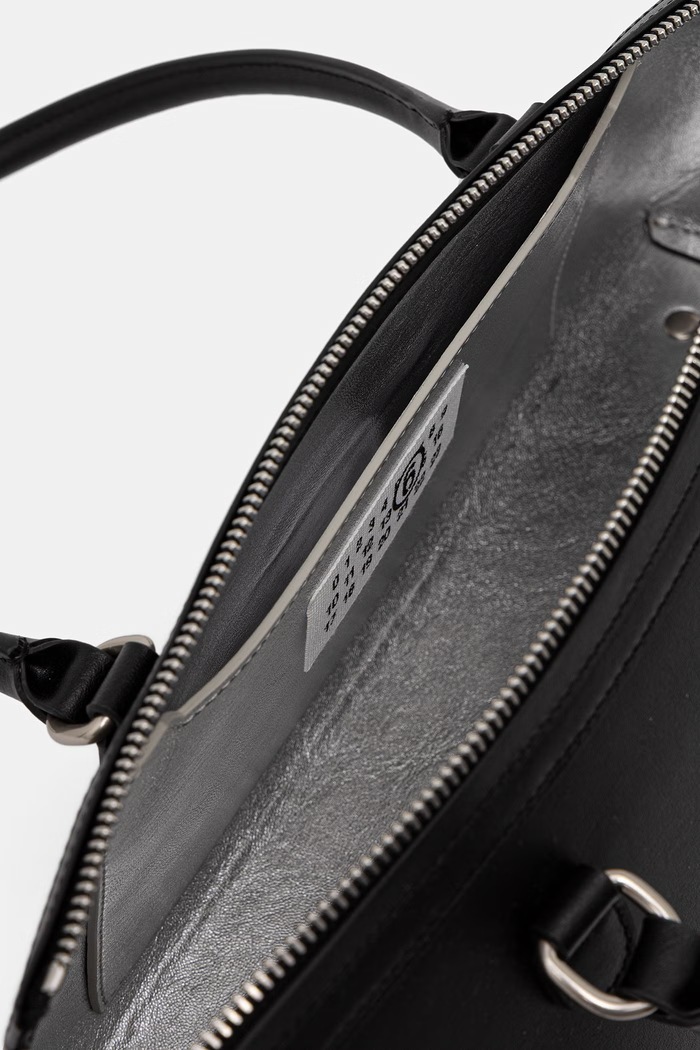 MM6 Maison Margiela torebka bagietka damska z imitacji skóry SB6ZH0040.P9061
