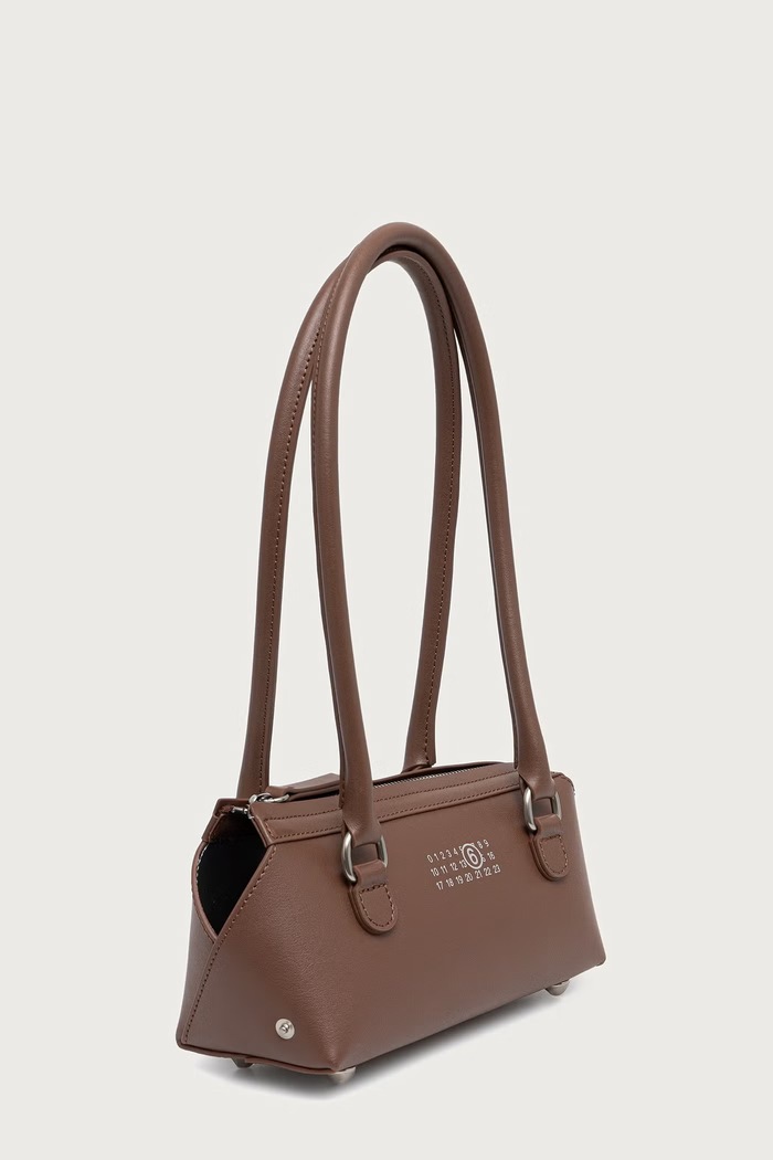 MM6 Maison Margiela Torebka bagietka damska skórzana SB6ZH0039.P9061 brązowy SS26