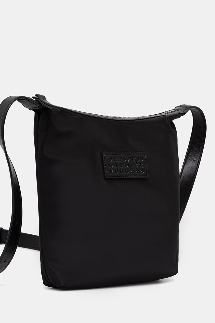 MM6 Maison Margiela torebka crossbody damska SB6WG0026.P9062 czarny SS26