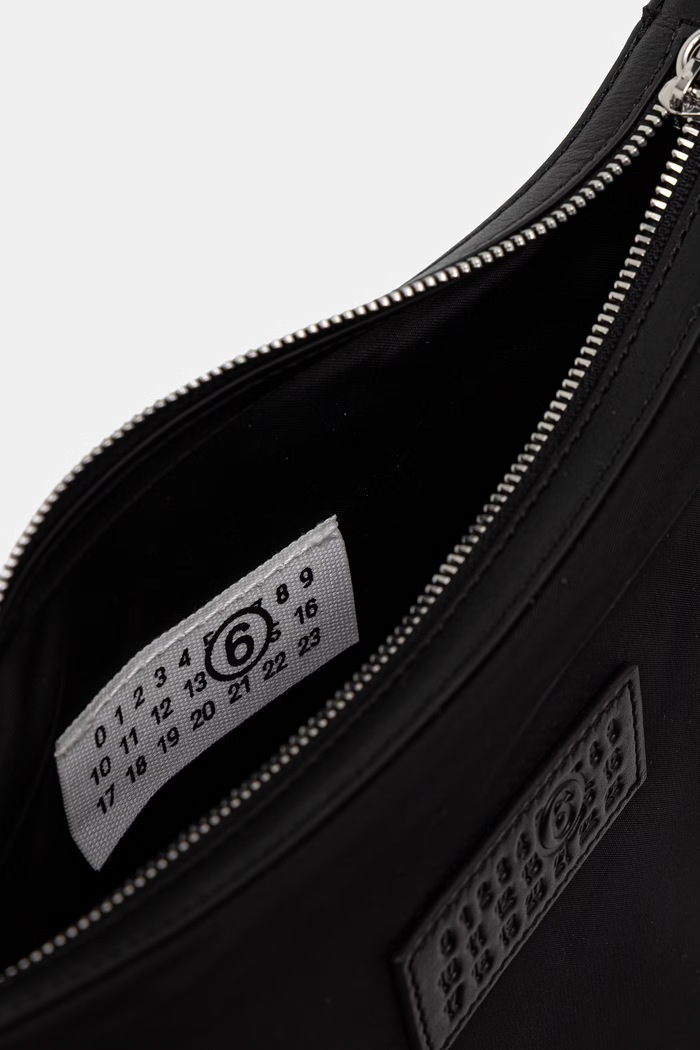 MM6 Maison Margiela torebka crossbody damska SB6WG0026.P9062 czarny