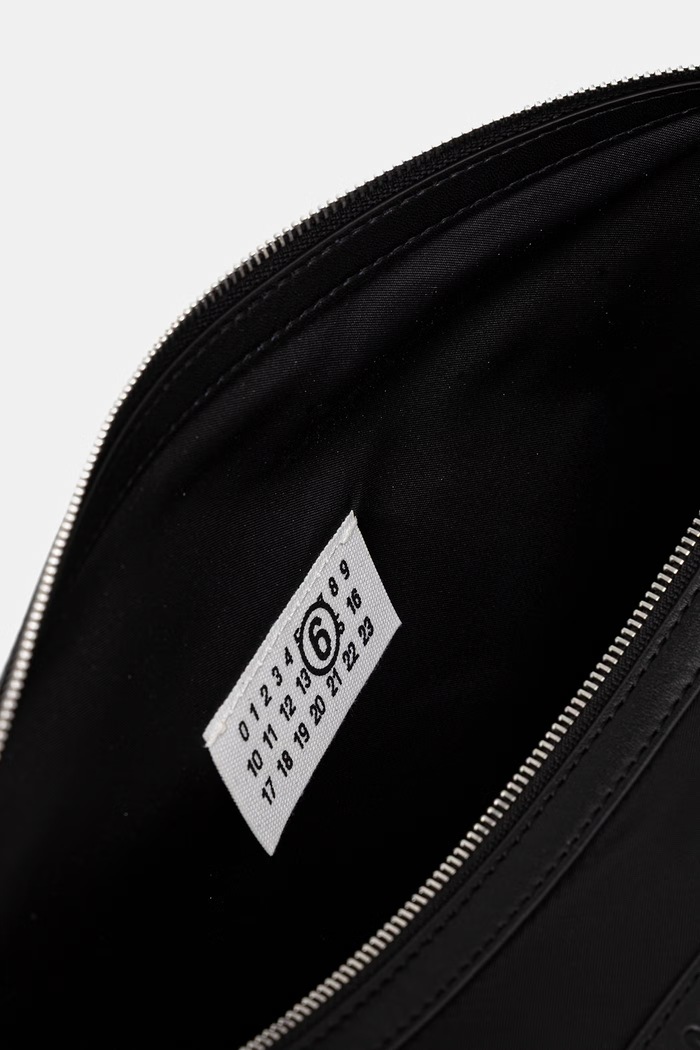 MM6 Maison Margiela torebka crossbody damska SB6WG0024.P9062 czarny