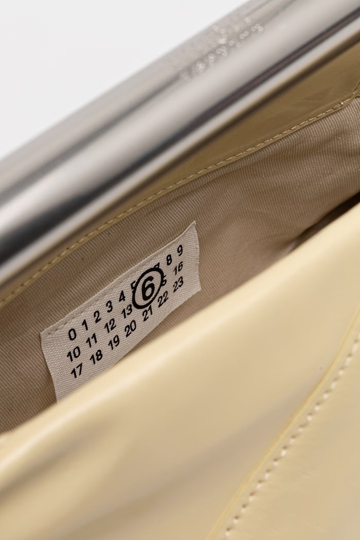 MM6 Maison Margiela torebka bagietka damska skórzana beżowy SB6WD0046.P7560