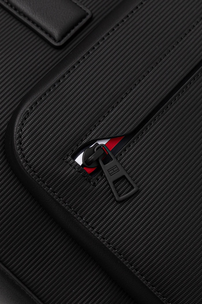 Torba Tommy Hilfiger 39,5 x 29,5 x 7 cm črna AM0AM13991