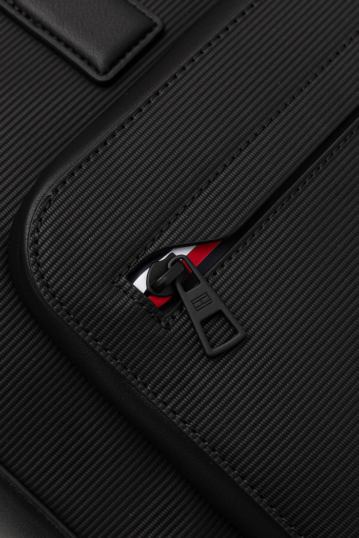 Torba Tommy Hilfiger 39,5 x 29,5 x 7 cm črna AM0AM13991