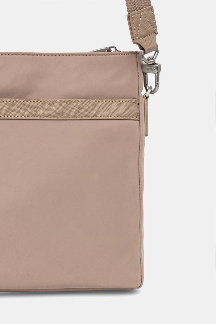 Kiegészítők Guess táska BERLIN HMBENY.P6123 bézs