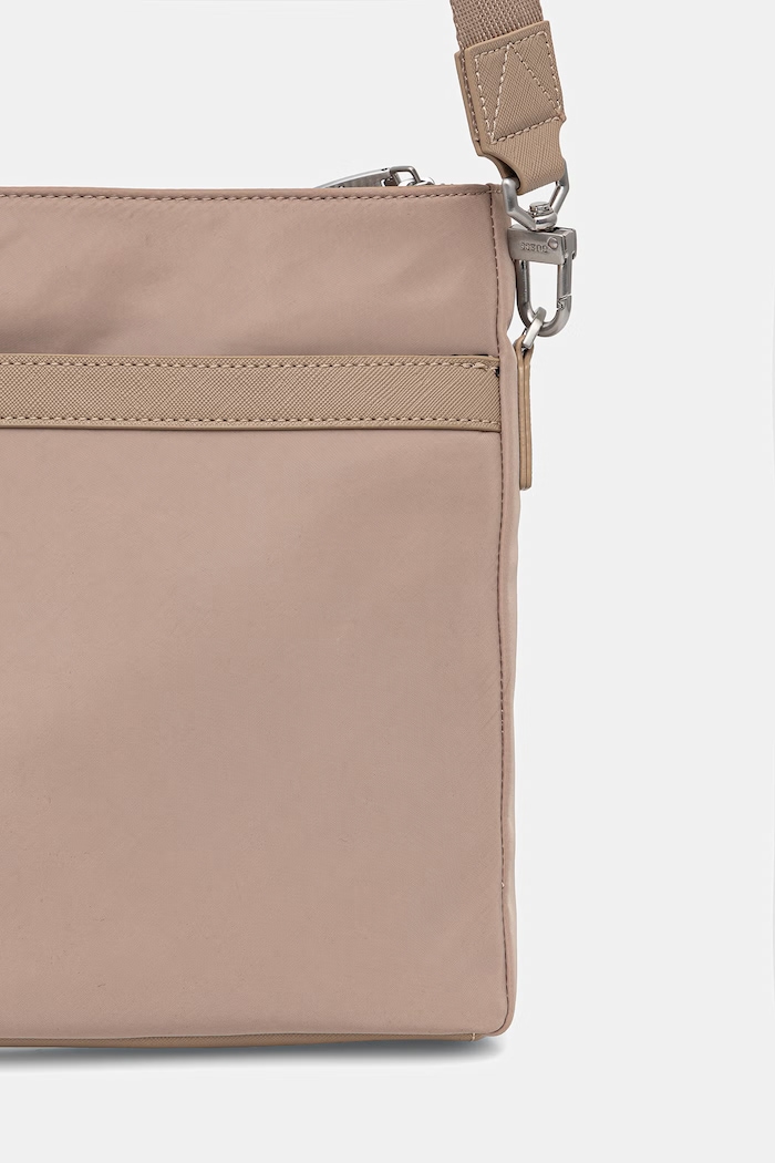 Kiegészítők Guess táska BERLIN HMBENY.P6123 bézs