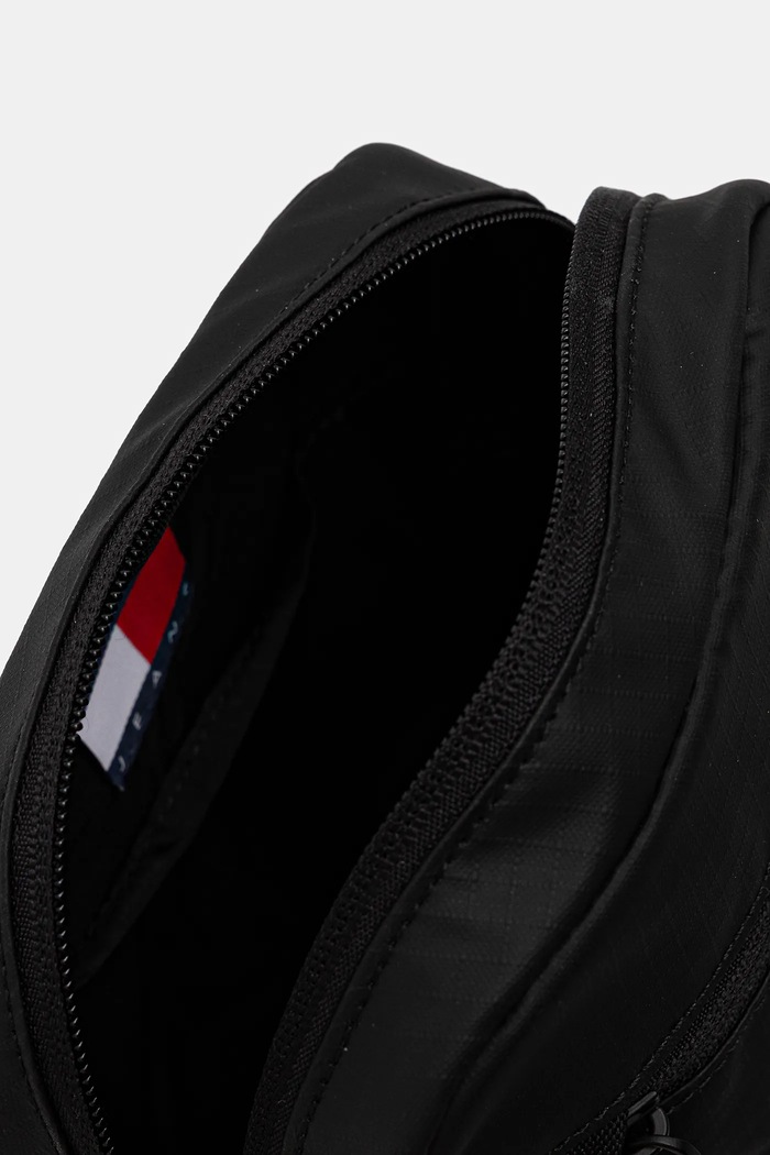 Σακίδιο Tommy Jeans μαύρο AM0AM13881