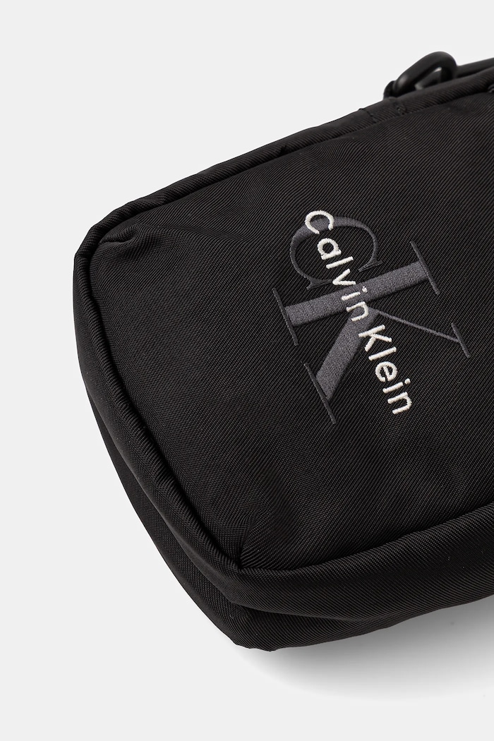Taštička Calvin Klein černá LV04D3231G