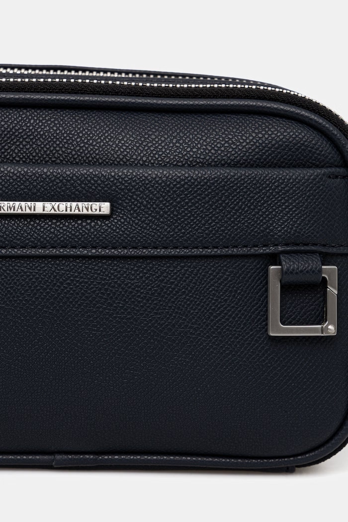Armani Exchange torbica moška iz umetnega usnja XM002038.AF19931 mornarsko modra SS26