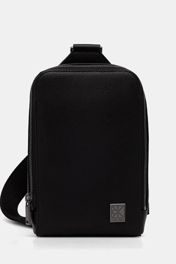 Calvin Klein taštička na krk pánská z imitace kůže černá LV04D3292G