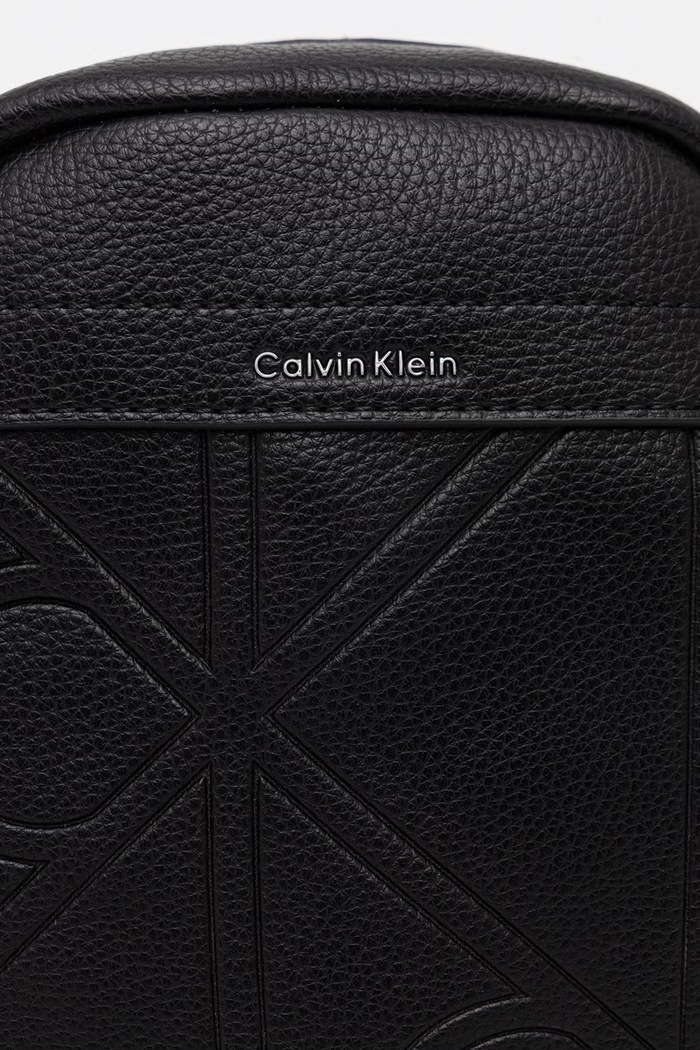 Calvin Klein чанта през рамо дамска от имитация на кожа черен LV04D3371G