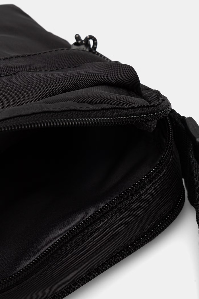 Calvin Klein мъжка чанта през рамо LV04D3421G черен